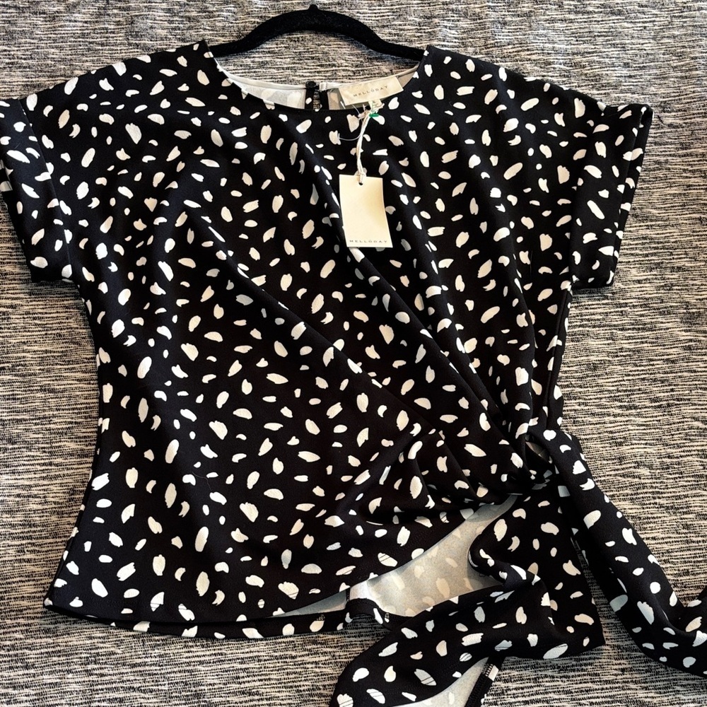 Melloday Stylish Black and White Women's Top